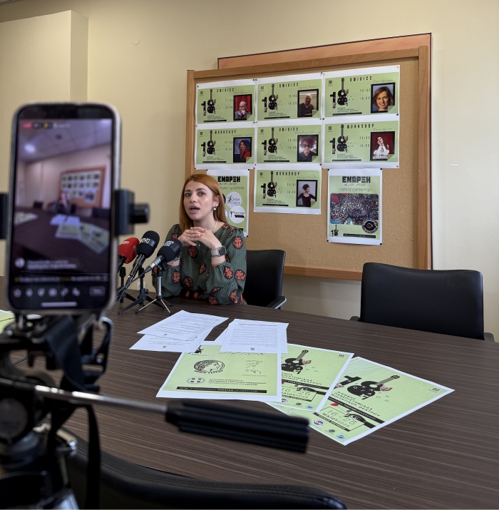 Σ.ΤΥΠΟΥ ΚΑΙ ΠΑΡΟΥΣΙΑΣΗ ΠΡΟΓΡΑΜΜΑΤΟΣ ΤΗΣ 18ΗΣ ΔΙΕΘΝΟΥΣ ΠΑΝΕΠΙΣΤΗΜΙΑΔΑΣ ΦΟΙΤΗΤΙΚΟΥ ΘΕΑΤΡΟΥ