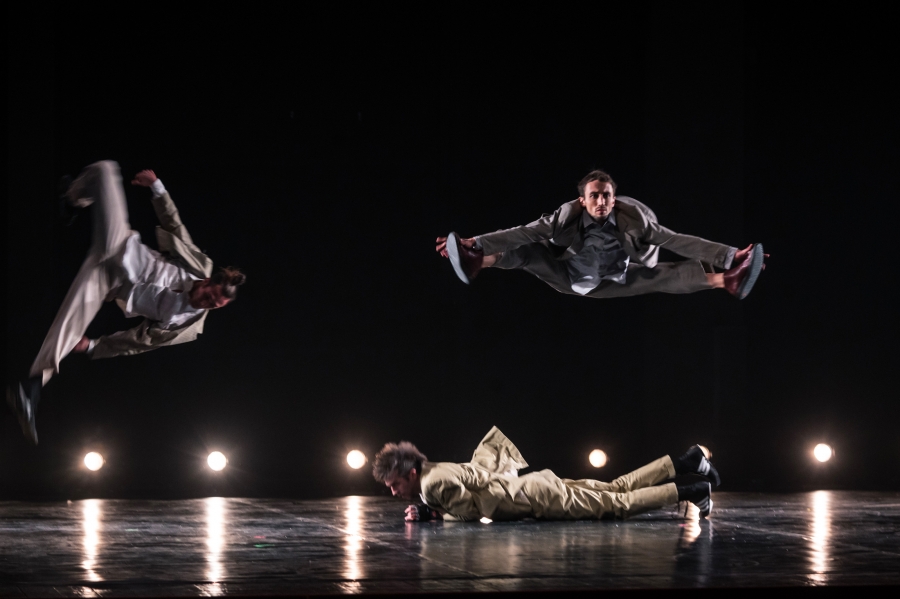 BlucinQue (&Iota;&tau;&alpha;&lambda;ί&alpha;)